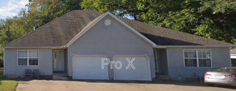 Primary Photo - 512 E Park St