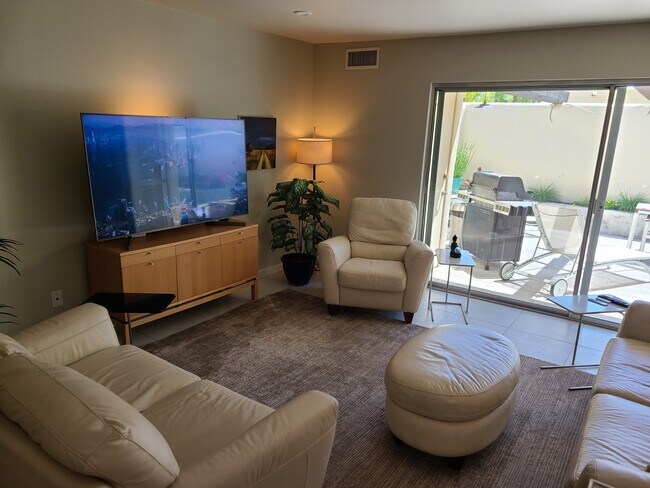Foto del edificio - 434 N Greenhouse Way