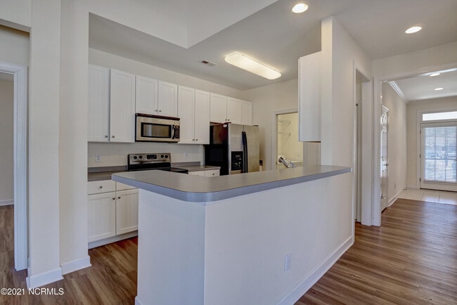 Building Photo - 1302 Suncrest Way