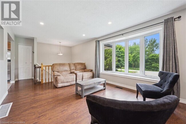 Building Photo - 9505 Maas Park Dr