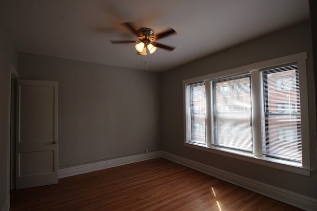 Building Photo - 4411 N La Crosse Ave
