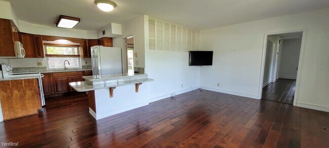 Foto del edificio - 3 br, 2 bath House - 949 W Royal Palm Rd