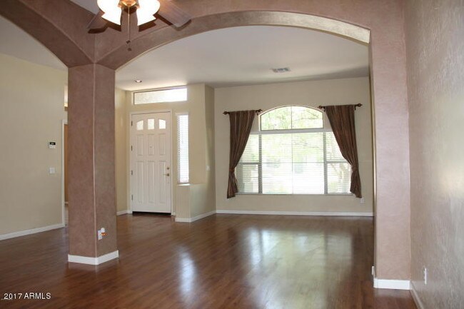 Building Photo - 1443 E Saratoga Ct