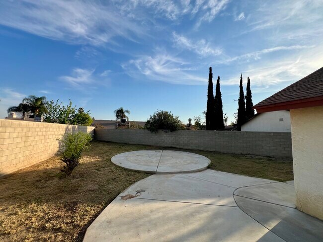 Foto del edificio - 6024 Billabong Ct