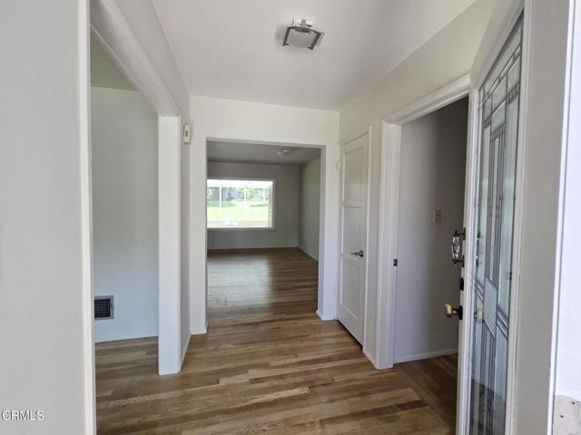 Foto del edificio - 3815 Mayfair Dr