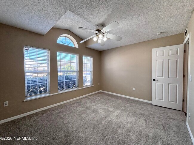 Foto del edificio - 7332 Gum Tree Rd