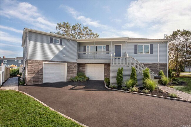 Building Photo - 150 E Shore Dr