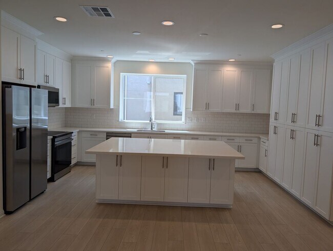 Foto del edificio - 5868 Linden Ave