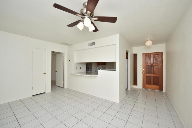 Building Photo - 8574 E Indian School Rd