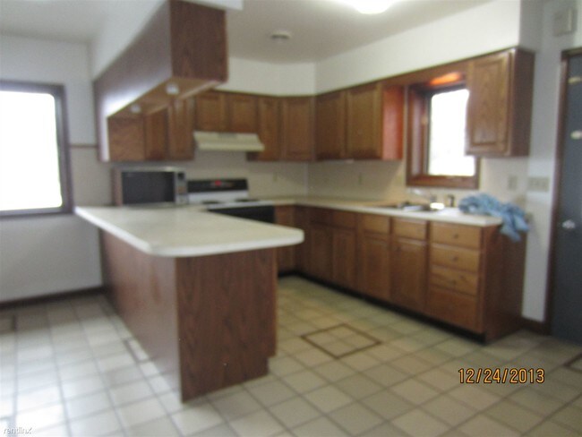 Foto del edificio - 2 br, 1 bath Apartment - 217 Fidler Ave