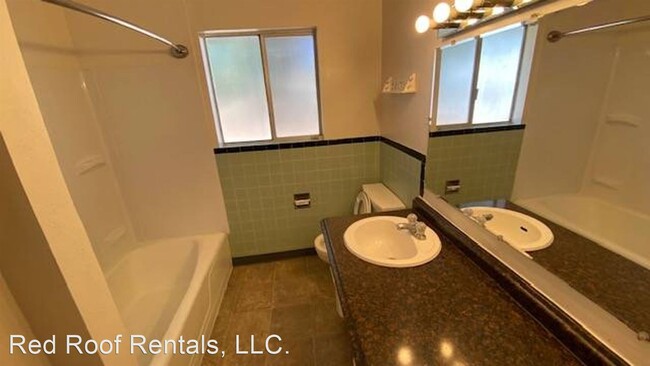 Building Photo - 3 br, 1.5 bath House - 9909 120th St SW