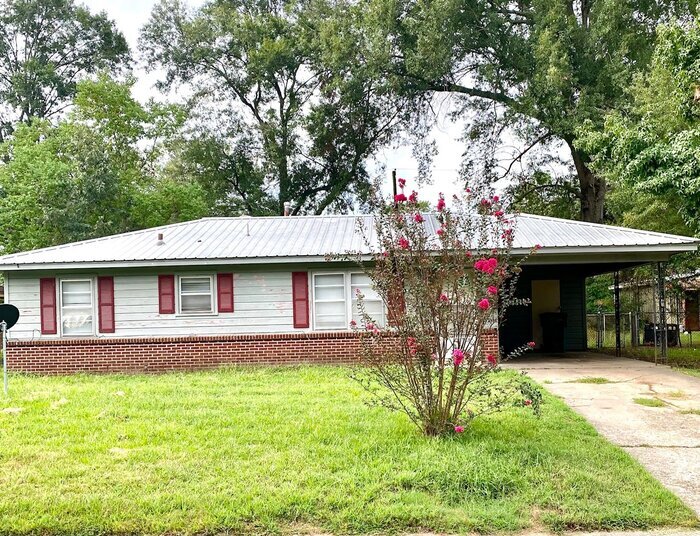 Foto principal - 3200 Daffodil Dr