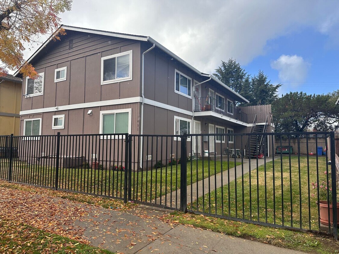 1651 Merrill Dr Unit D, San Jose, CA 95124 Room for Rent in San Jose