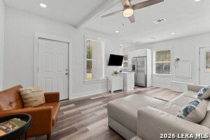 Foto del edificio - 216 Eleanor Ave