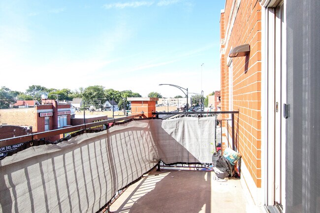 Building Photo - 3545 N Pulaski Rd