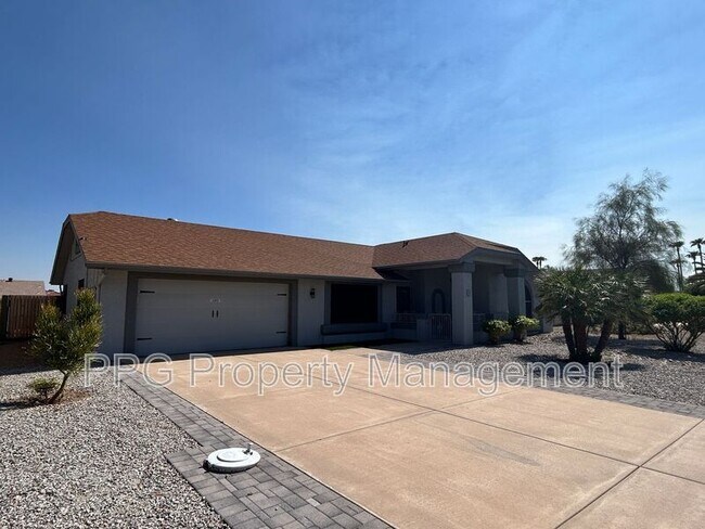 Foto del edificio - 13921 W Springdale Dr