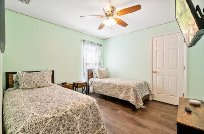 Foto del edificio - 2237 Bonanza Ln