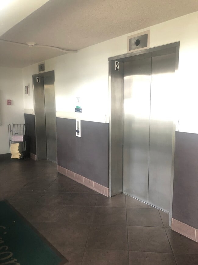 Building Photo - Ala Moana Area - Atkinson Plaza-  Renovated 1Bed/ 1Bath/1 Parking with Washer Dryer and enclosed ...