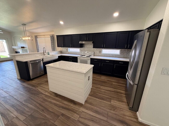 Foto del edificio - 10044 E Osage Ave