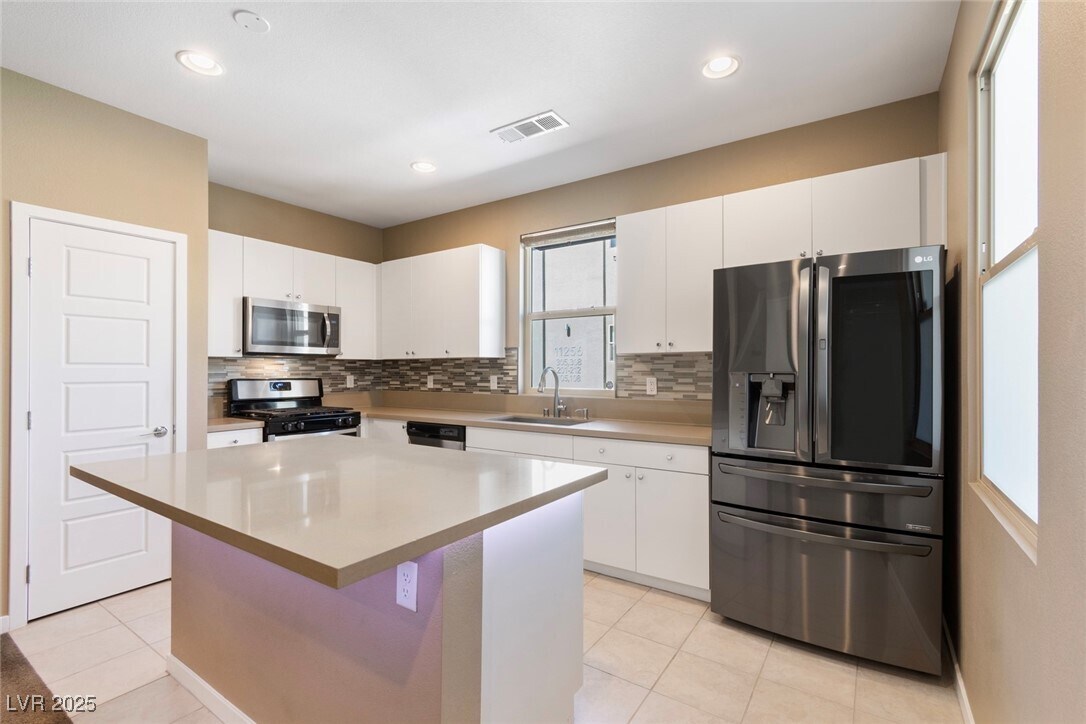 Foto principal - 11257 Rainbow Peak Ave
