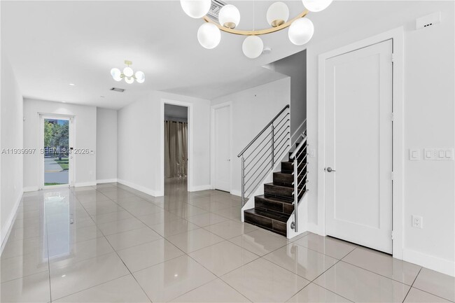 Foto del edificio - 6410 NW 105th Pl