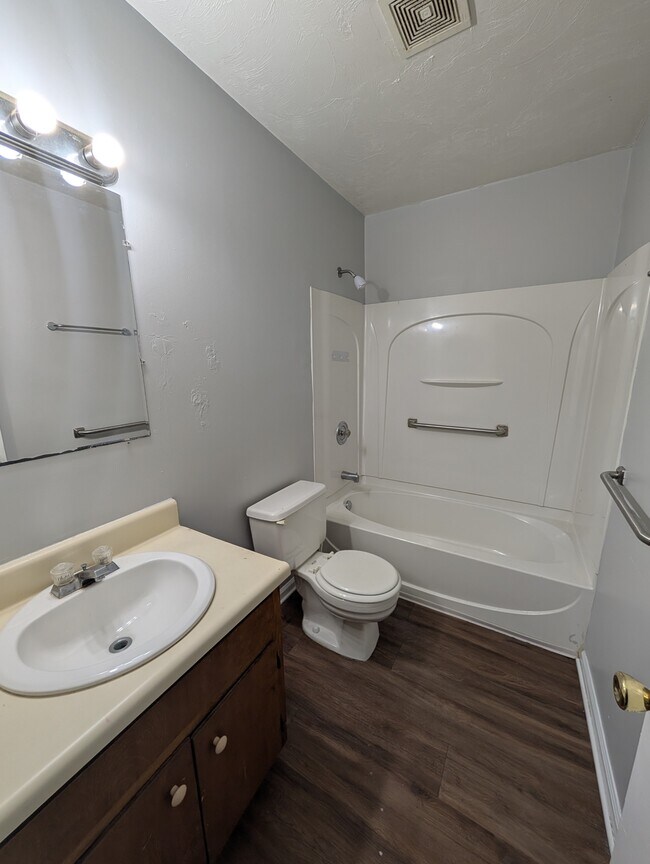 Foto del edificio - 1257 E Orange Ave