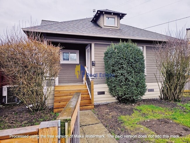 Building Photo - 3 Bed 1.5 Bath Pet Friendly Home in Monroe