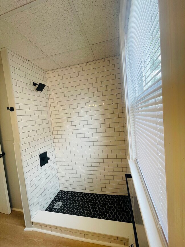 Foto del edificio - 81 Richards Ave