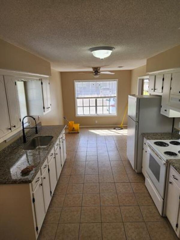 Foto principal - 42421 Deluxe Lake Dr
