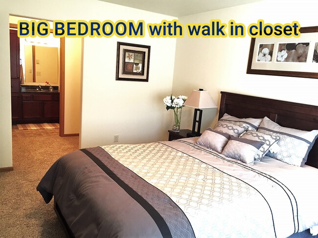 Building Photo - Country Meadows