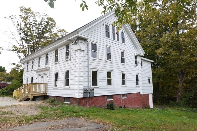 Building Photo - 384 Main St