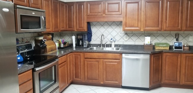 Kitchen - 10450 Laura Lee Ln
