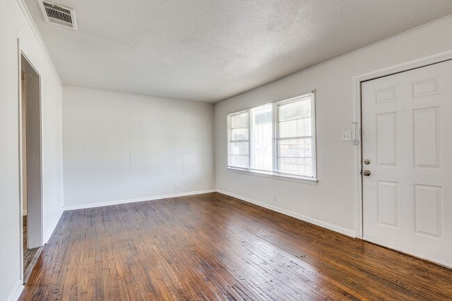 Building Photo - 4256 Standish Rd