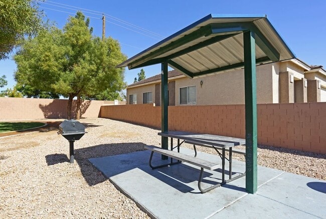 Building Photo - DIAMOND VISTA