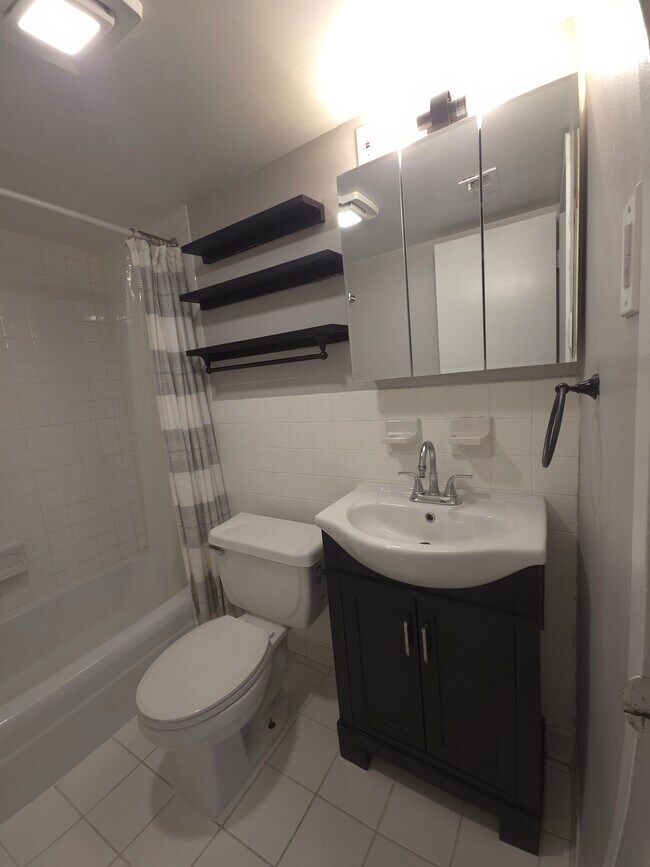 Foto del edificio - 5201 Duke St