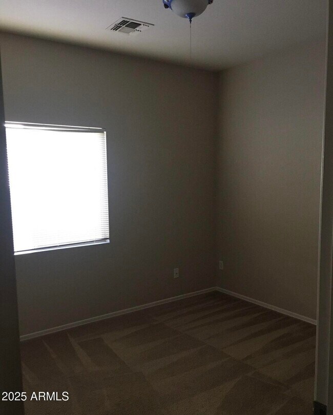 Foto del edificio - 15425 N 172nd Dr
