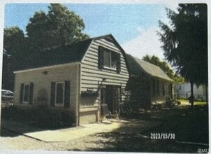 Building Photo - 522 W Davis St