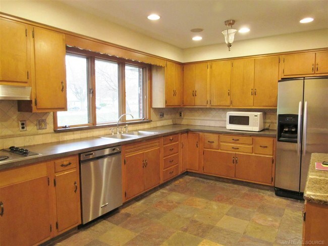 Building Photo - 8646 Wilshire Ct
