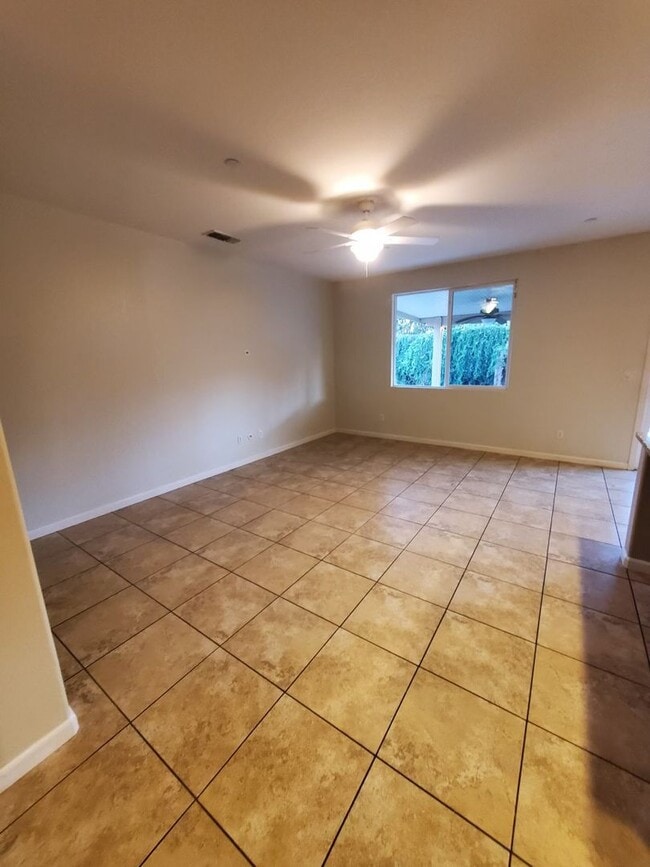 Building Photo - Nice Family Home in Quiet Neighborhood