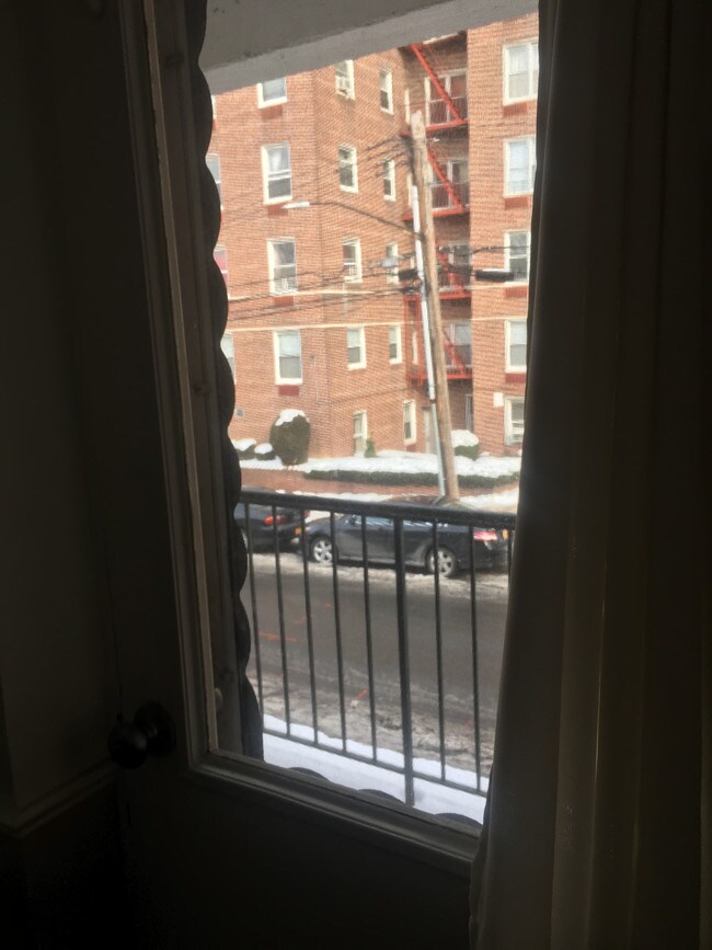 Foto del edificio - 6344 Saunders St