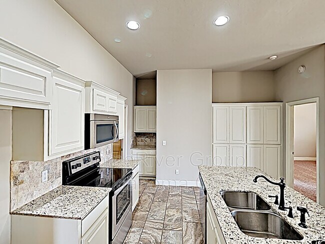 Foto del edificio - 14700 S Harvey Ave