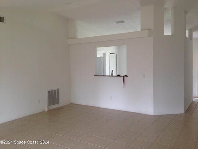 Foto del edificio - 639 Dwight Ave SE