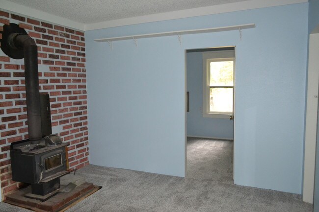 Foto del edificio - 1174 SE Deep Lake Rd
