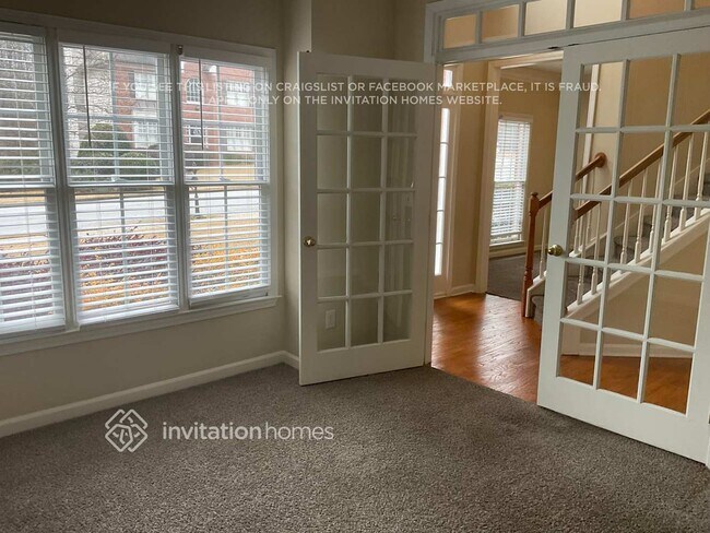 Foto del edificio - 1565 Woodpoint Way