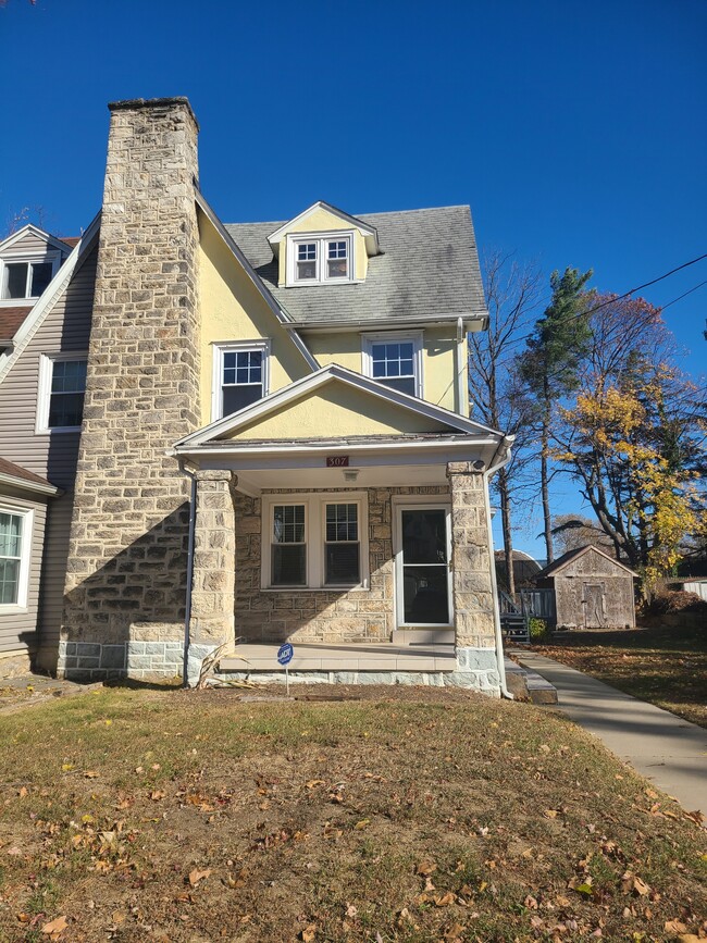 Building Photo - 307 Clearbrook Ave