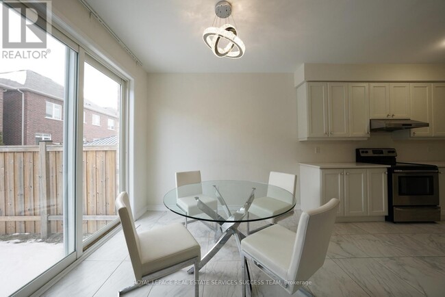 Building Photo - 106 Orchardcroft Rd