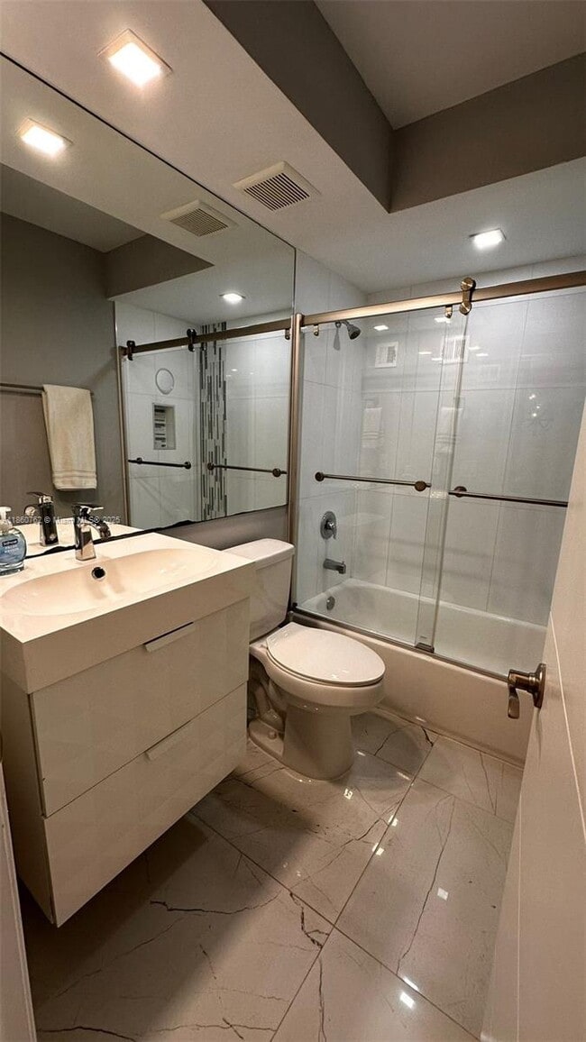 Foto del edificio - 2900 Banyan St