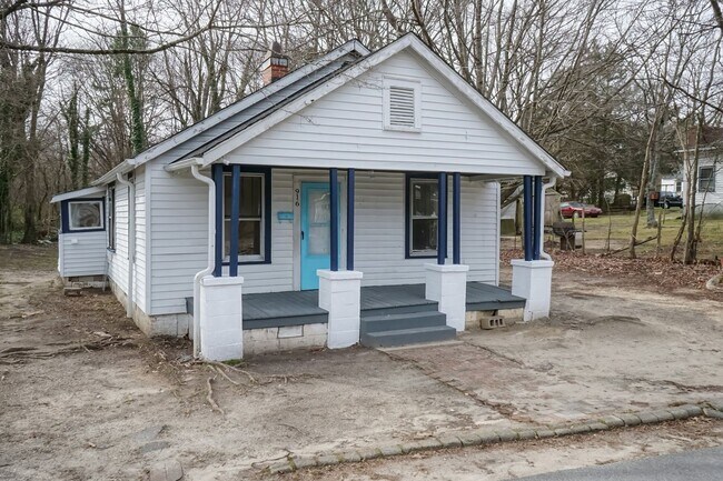 Foto del edificio - Two Bedroom Home!