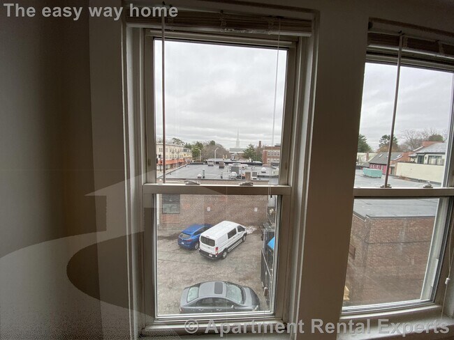 Foto del edificio - 220 Concord Ave