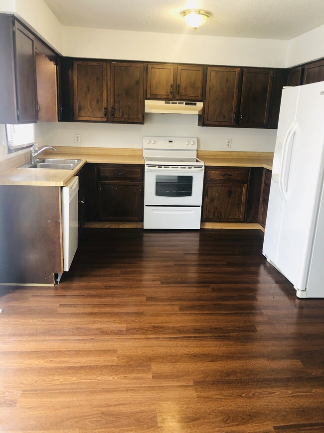 Kitchen - 3718 47th St